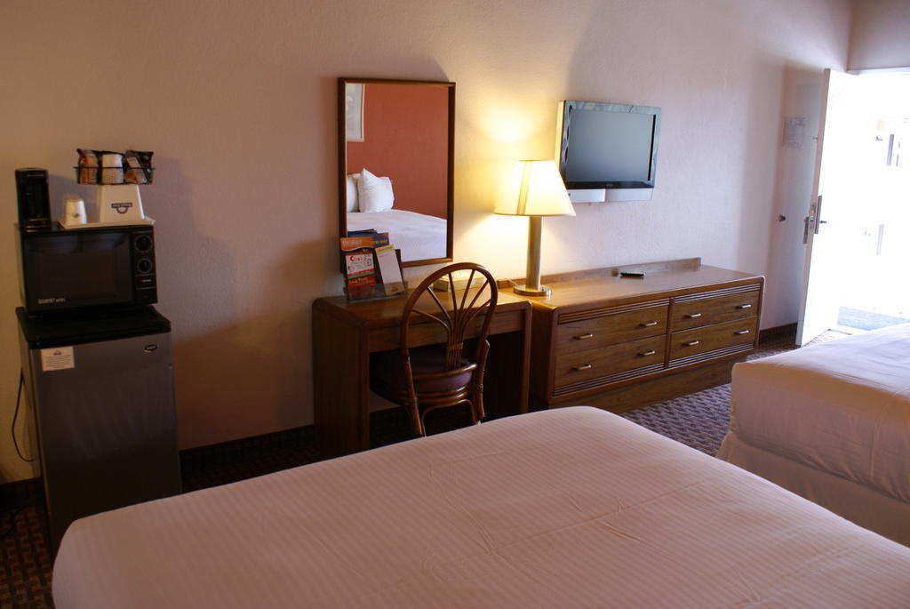 Days Inn Harbor View San Diego Bagian luar foto