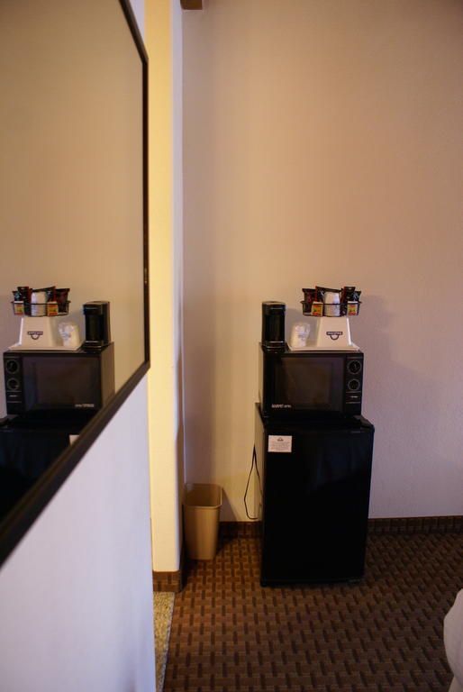 Days Inn Harbor View San Diego Bagian luar foto