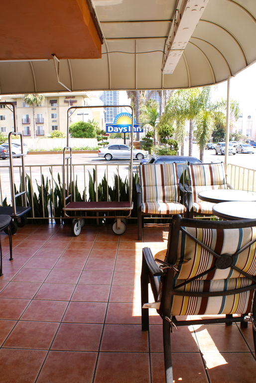 Days Inn Harbor View San Diego Bagian luar foto