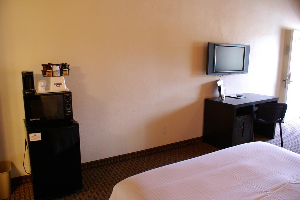 Days Inn Harbor View San Diego Bagian luar foto